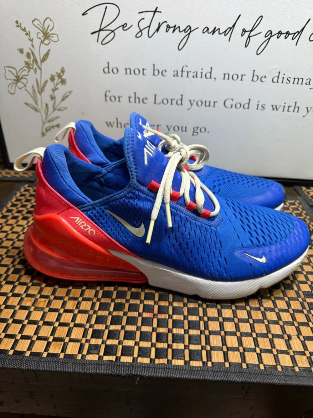 Nike Blue and Red Air270 Running Sneakers Men SZ 10- Box 16 - Picture 4 of 6